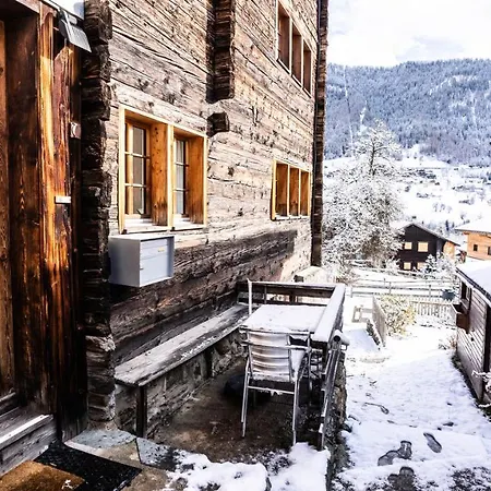 Heimeliges Walliserhaus Fiesch Exterior photo
