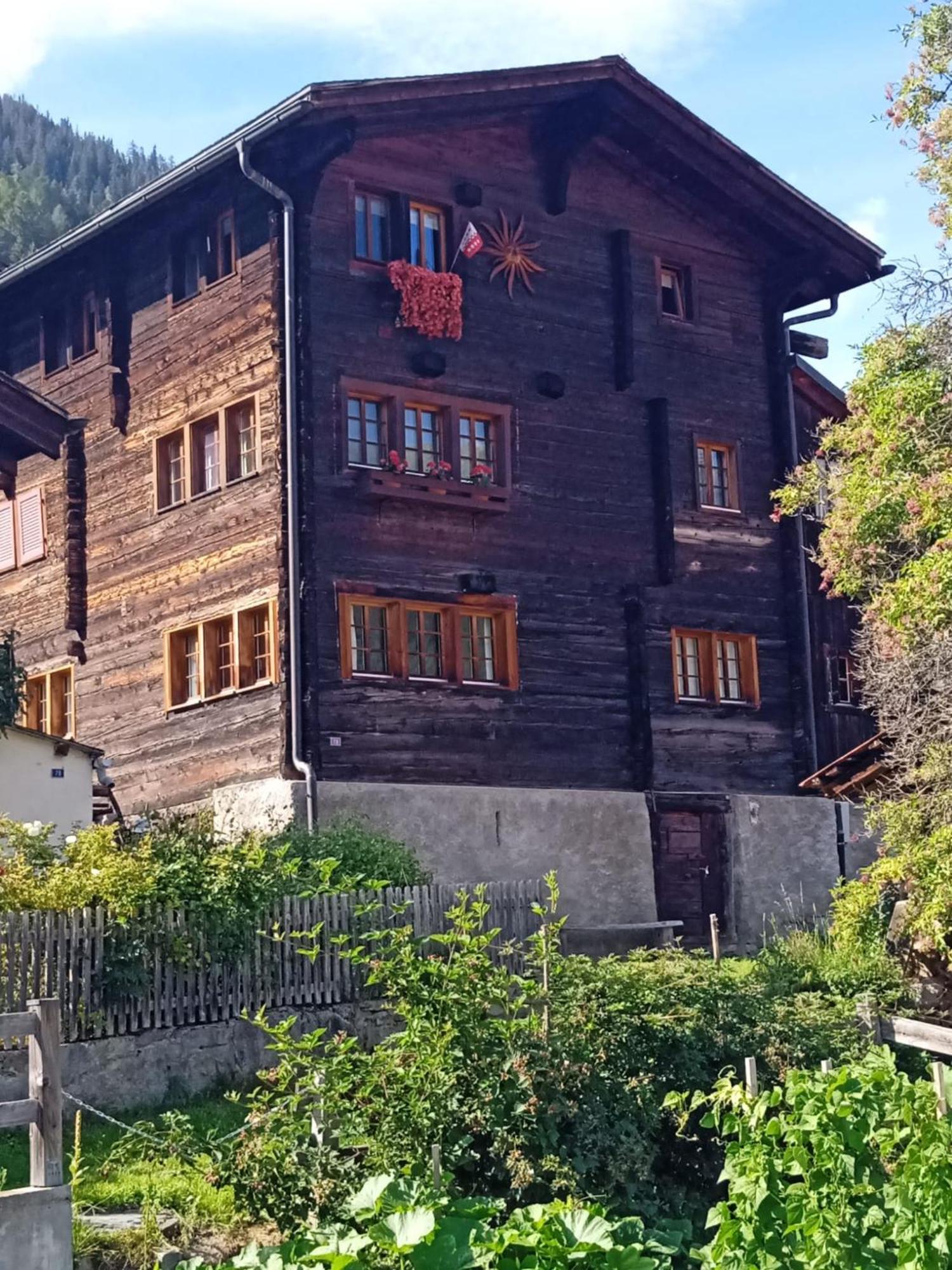 Apartment Heimeliges Walliserhaus