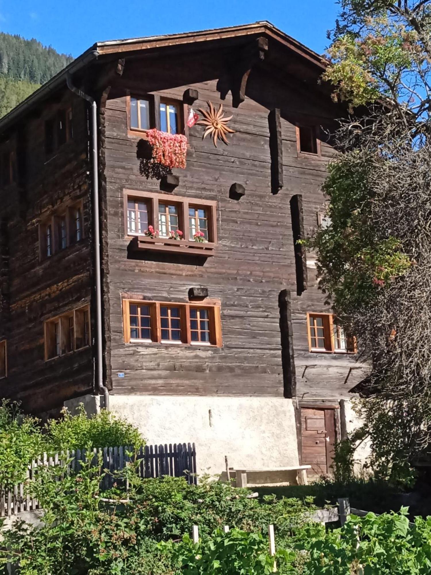 Heimeliges Walliserhaus *
